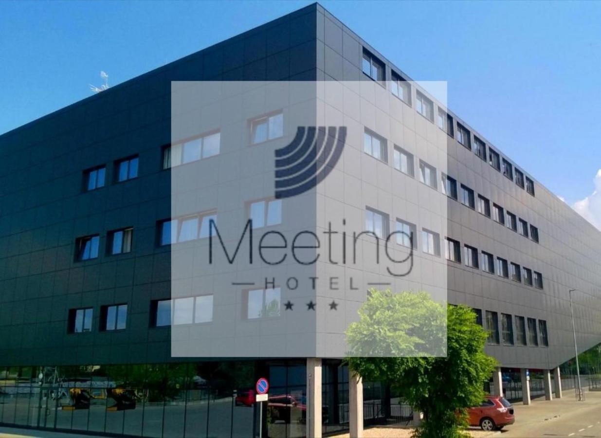 Hotel Meeting