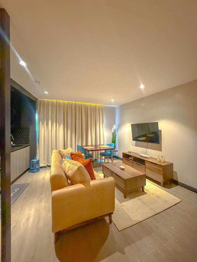 Studio Apartment with Queen Bed