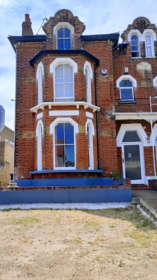 YOUR Homestay UK - B&B Harwich