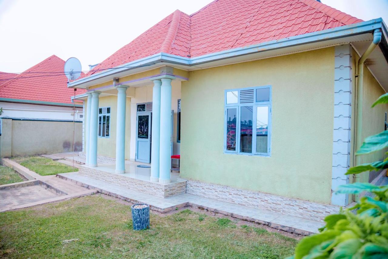 Andrew home - Bed and Breakfast Kigali