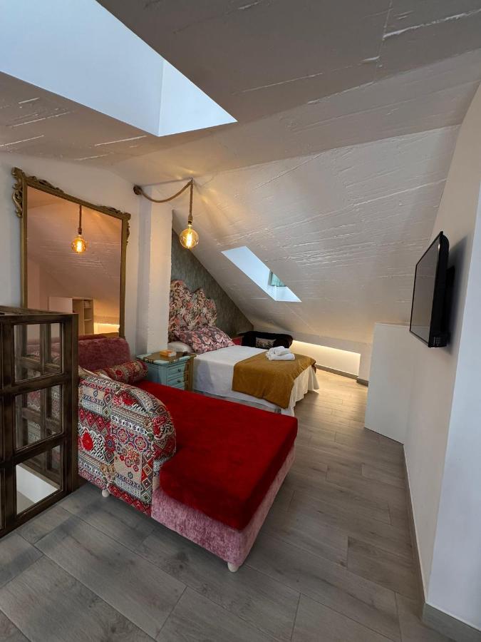 ATENEO CUENCA Suites con cocina en el casco histórico - B&B Cuenca