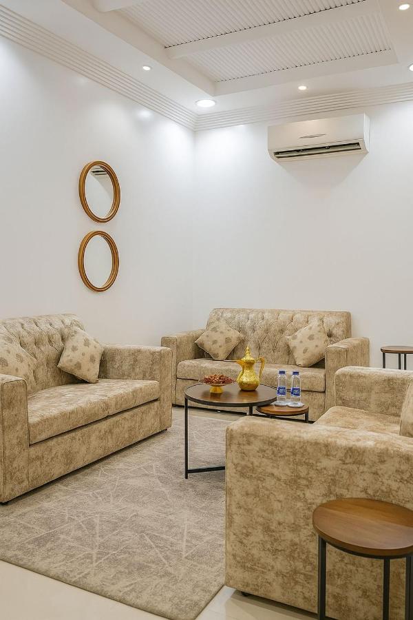 شقق جنان المخدومة Jenaan Apartments - Chambres d’hôtes Najrān