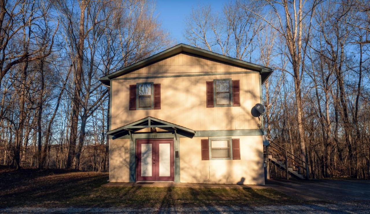 Chic Riverside Retreat on the Buffalo River-Natchez Trace Parkway - B&B Hohenwald