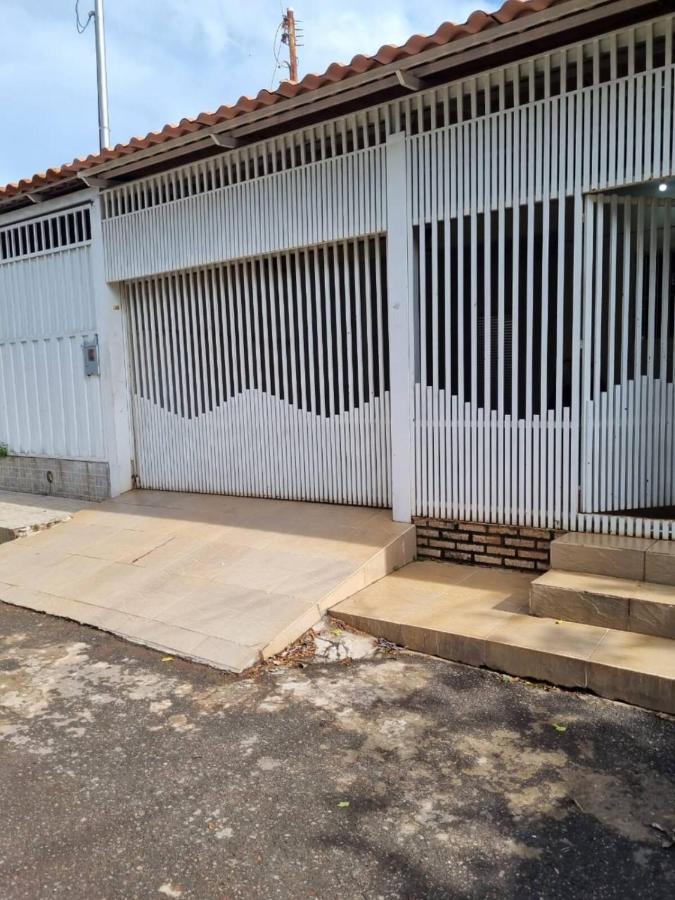 Recanto dos Ouros - Casa em Brasília com churrasqueira e localização privilegiada - B&B Brasília