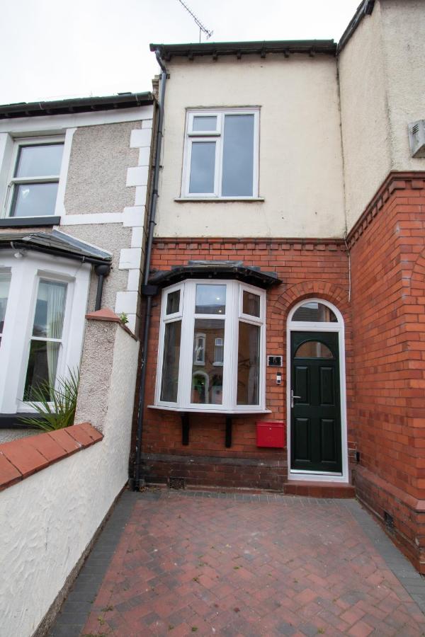 The Narrow House - Victorian house bursting with character & parking - Ferienwohnung Chester