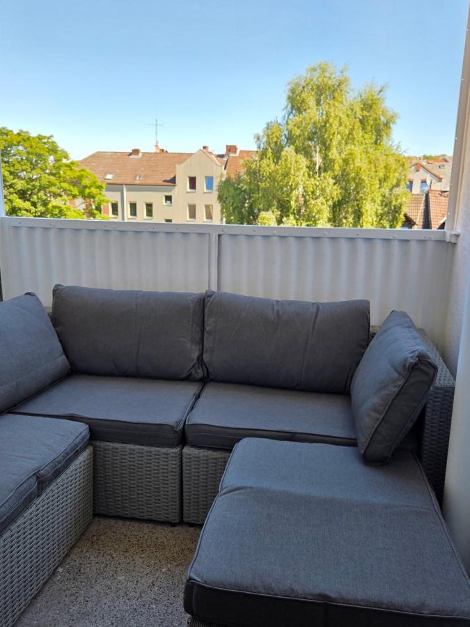 Blue Skies White Line - Bed and Breakfast Kiel