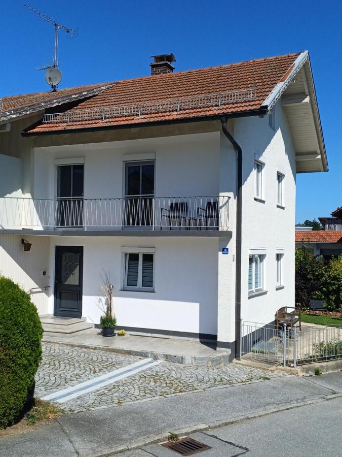 Ferienwohnung Meyer - B&B Neukirchen vorm Wald