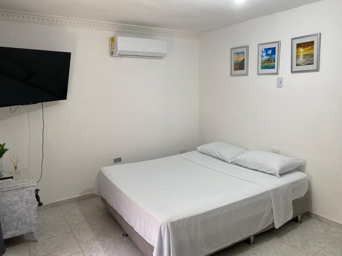 Habitación independiente cerca al aeropuerto 2 - B&B