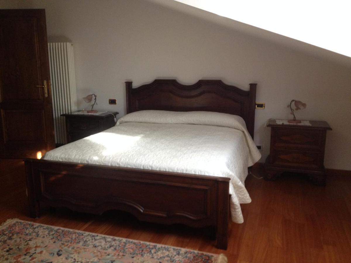 Deluxe Room with Private External Bathroom(2 Adults + 1 Child)