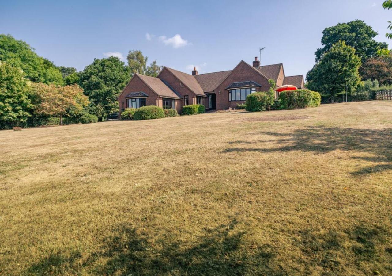 Beautiful 3 Bedroom Home in Worcestershire - Chambres d'hôtes Claines