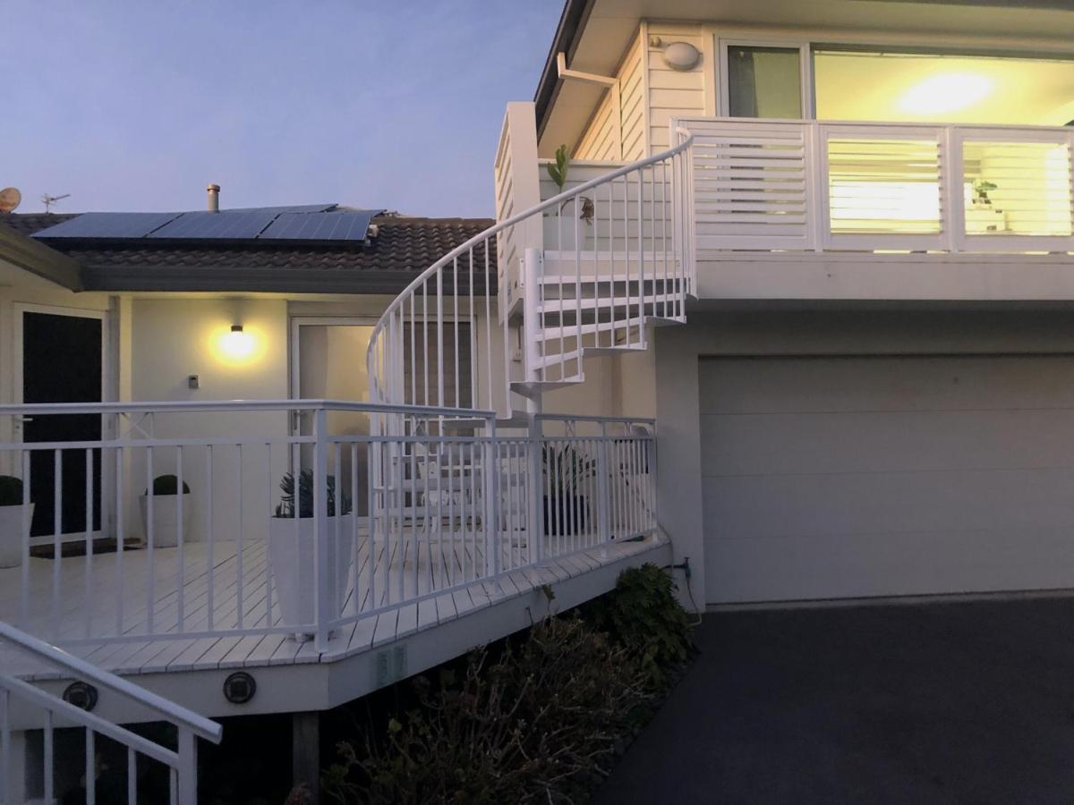 Shutters by the Sea-Seaviews-Waterfront-Private-Coastal Walk-Free Parking - B&B Kiama
