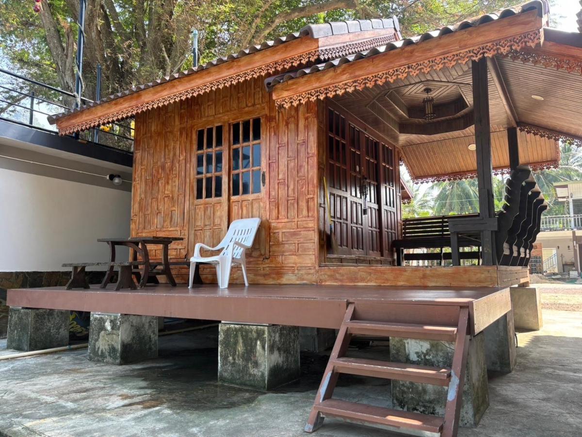 Bungalow with Sea View