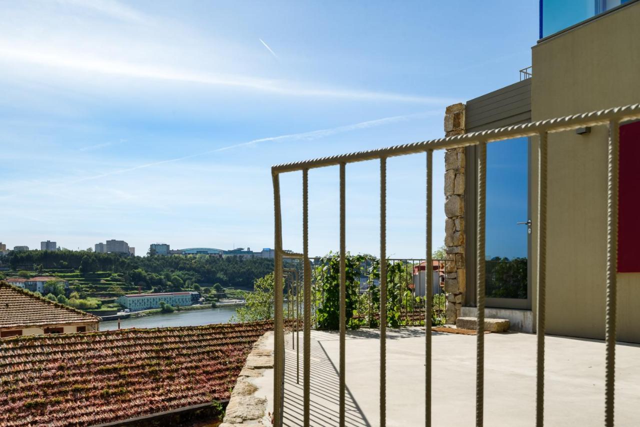One-Bedroom Apartment with Balcony and Water View