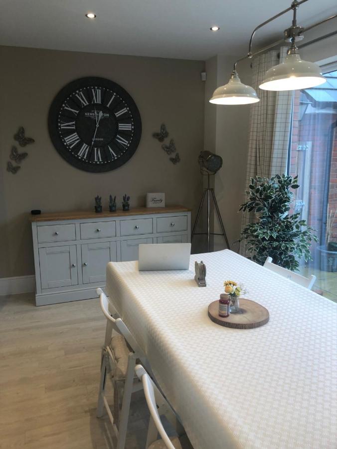 Room near Great Western Hospital - B&B Swindon