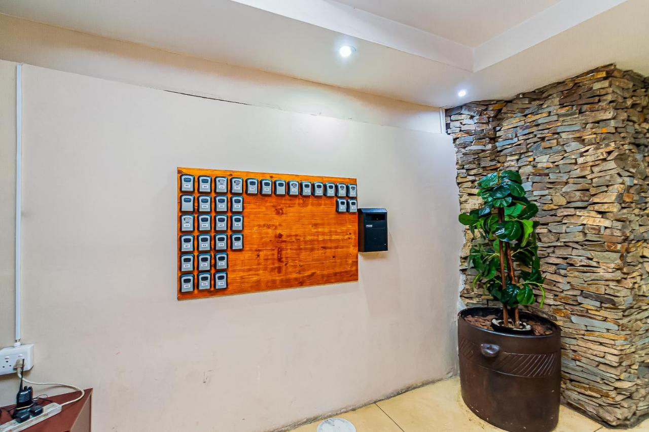 Mapungubwe Apartment with Wifi, Heater and Parking, Johannesburg - Chambres d'hôtes Johannesbourg