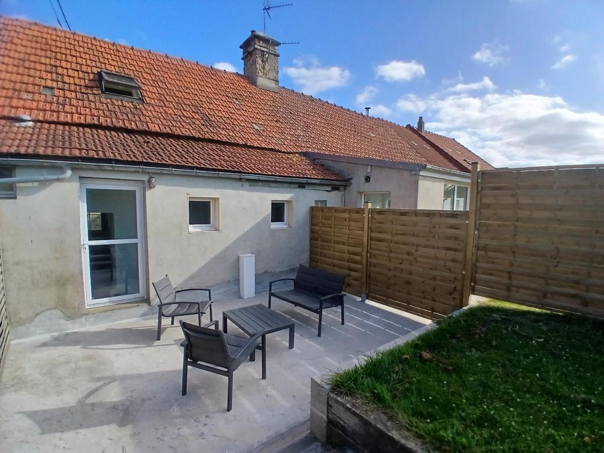 Gîte 4-5 personnes proche navette Orano - B&B Aumeville-Lestre