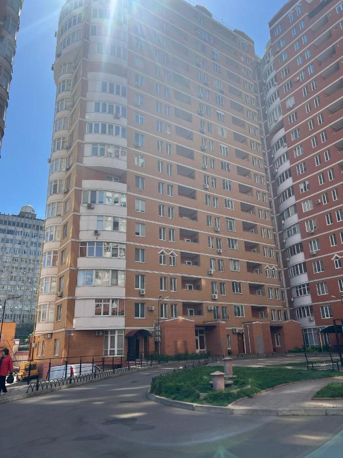 Современная квартира с видом на море рядом с парком Шевченко, тихий центр, пляж Ланжерон - Chambres d'hôtes Odessa
