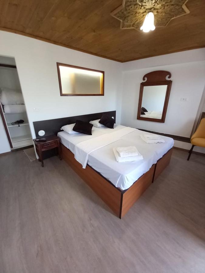 Deluxe Double or Twin Room with City View