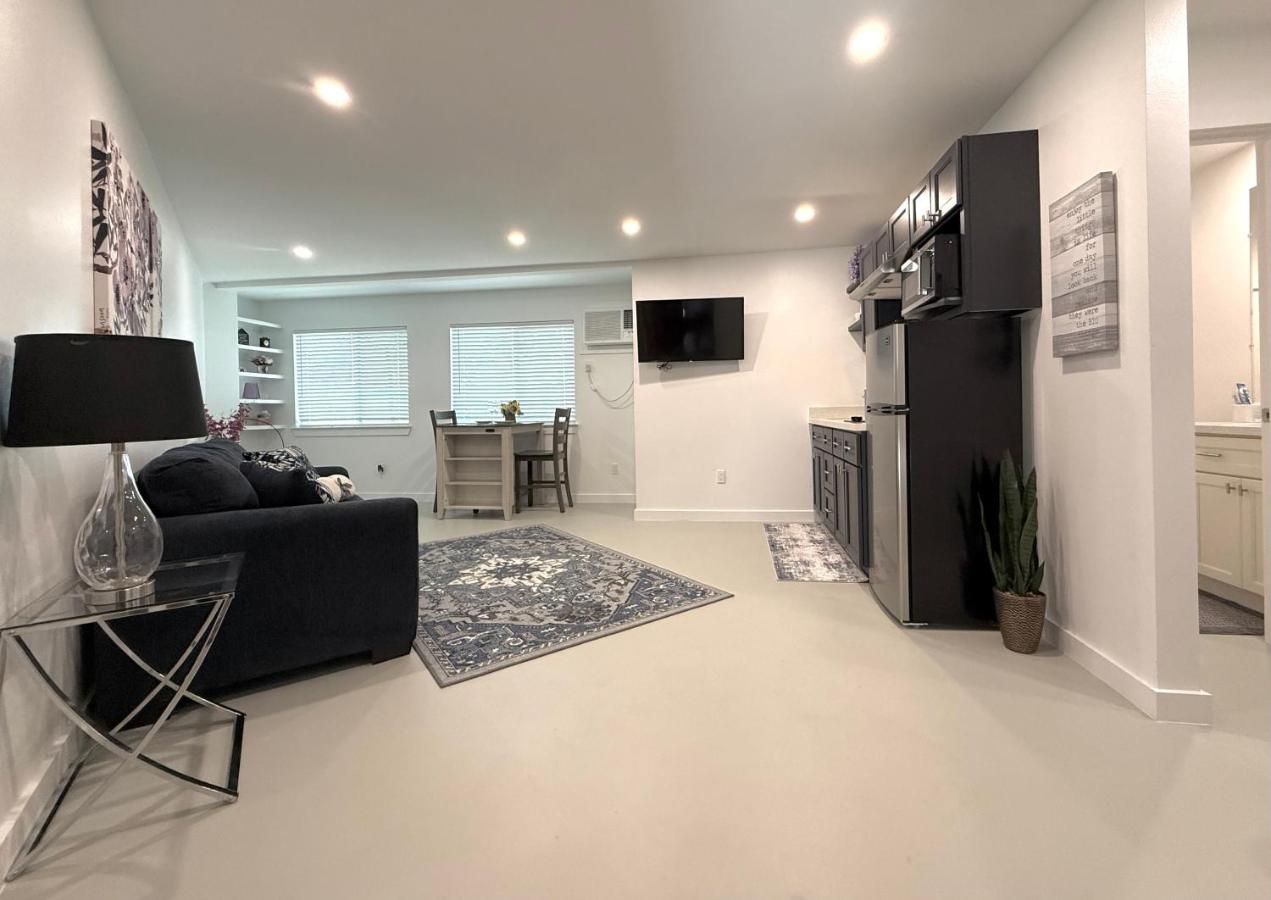 Cozy Studio in a Gated Community on Lake Conroe - B&B Montgomery