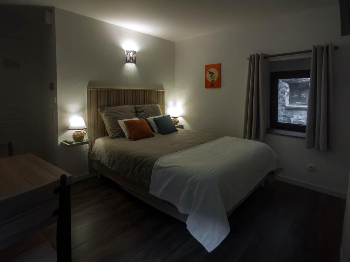 Chambre indépendante avec salle de bain privée - B&B Montpezat-sous-Bauzon