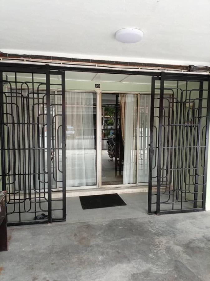 Newly Renovated Danau Kota Terrace House - B&B Kuala Lumpur