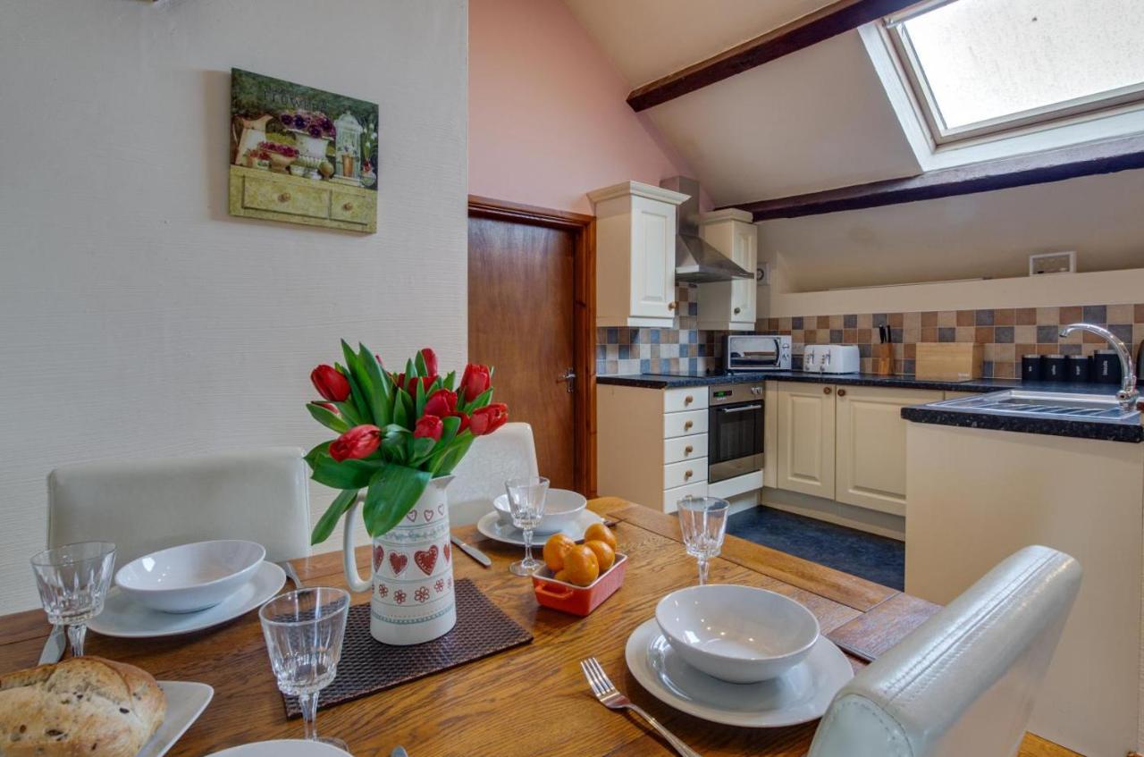 1 Dolwen Farm Shop - Bed and Breakfast Llysfaen