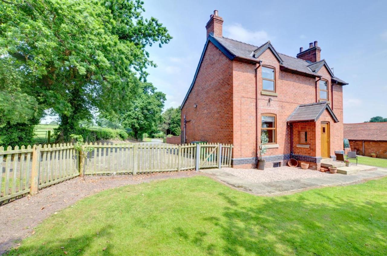 The Old Farmhouse - B&B