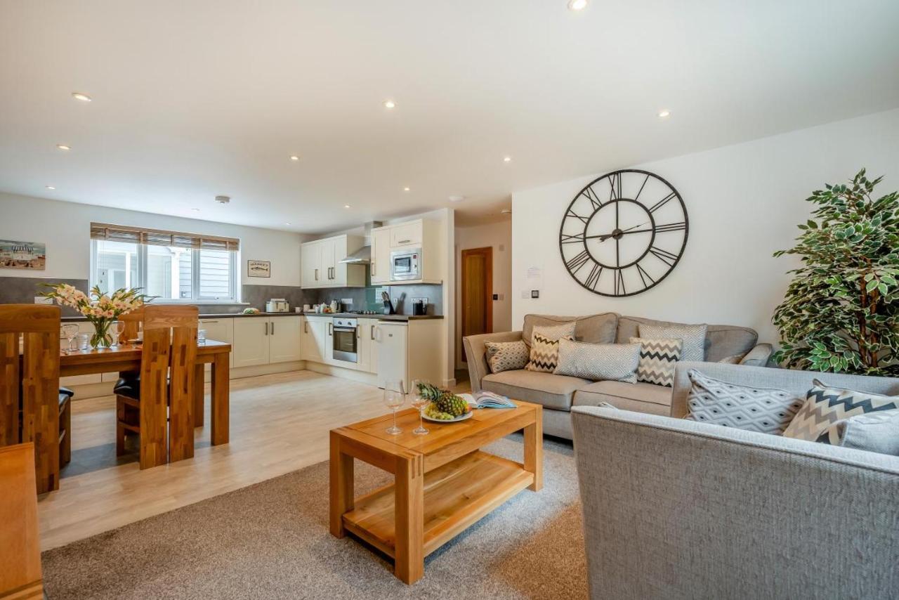 Owl - B&B Saint Issey