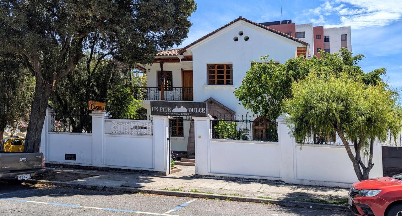 Habitaciones Deluxe La Casona de La Floresta - Bed and Breakfast Quito