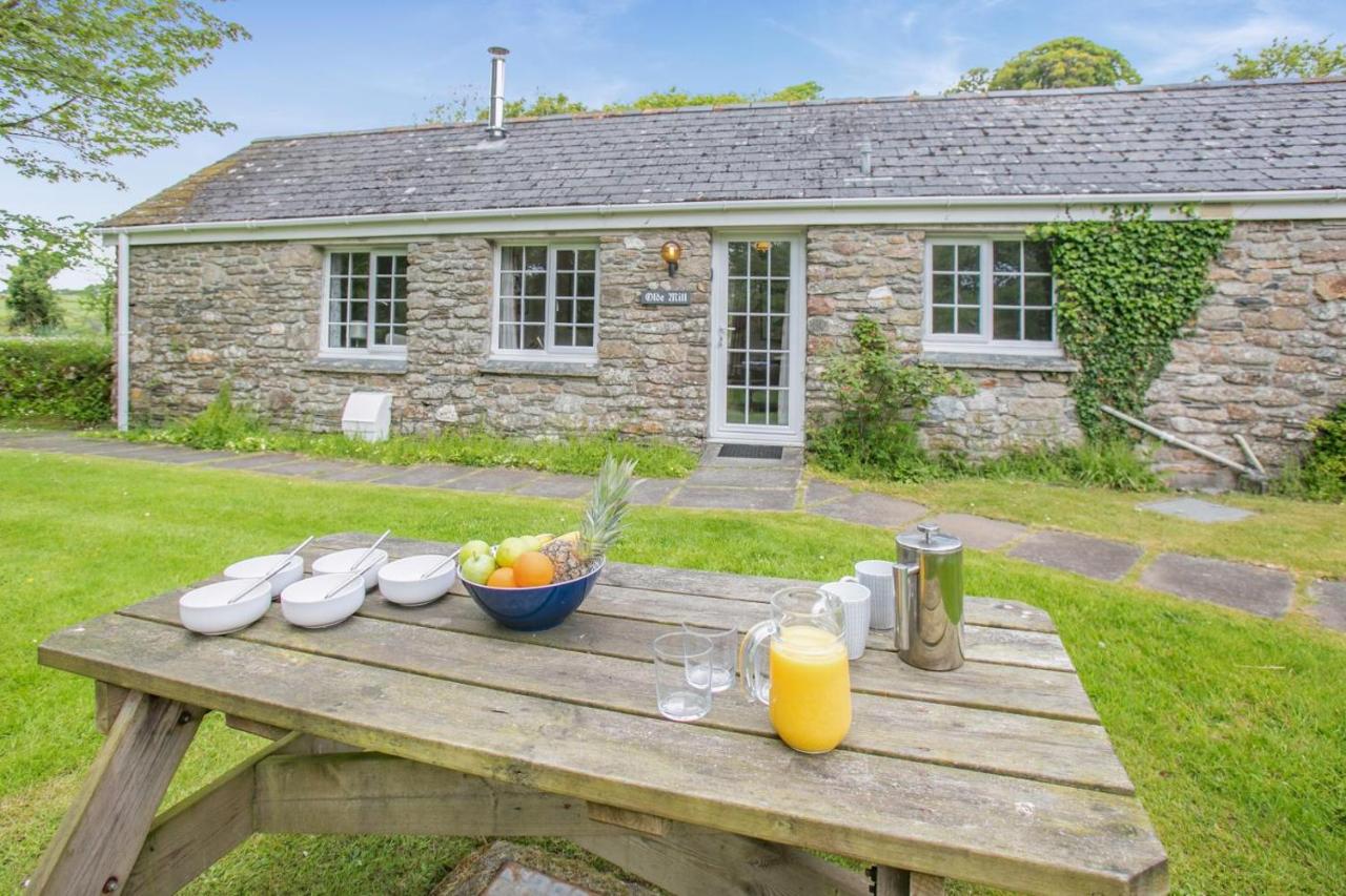 The Old Mill Cottage - Ferienwohnung Lanteglos