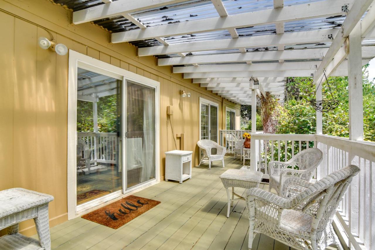 12 Mi to Portland Aloha Home with Private Backyard - B&B