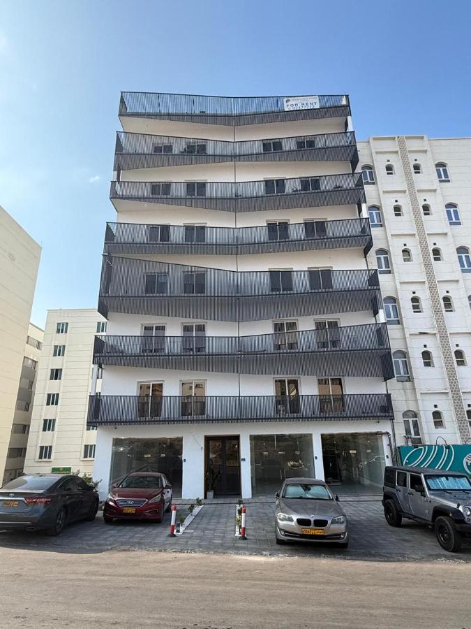 Onyx F62-2BHK modern classy furnished home with balcony - B&B Mascate