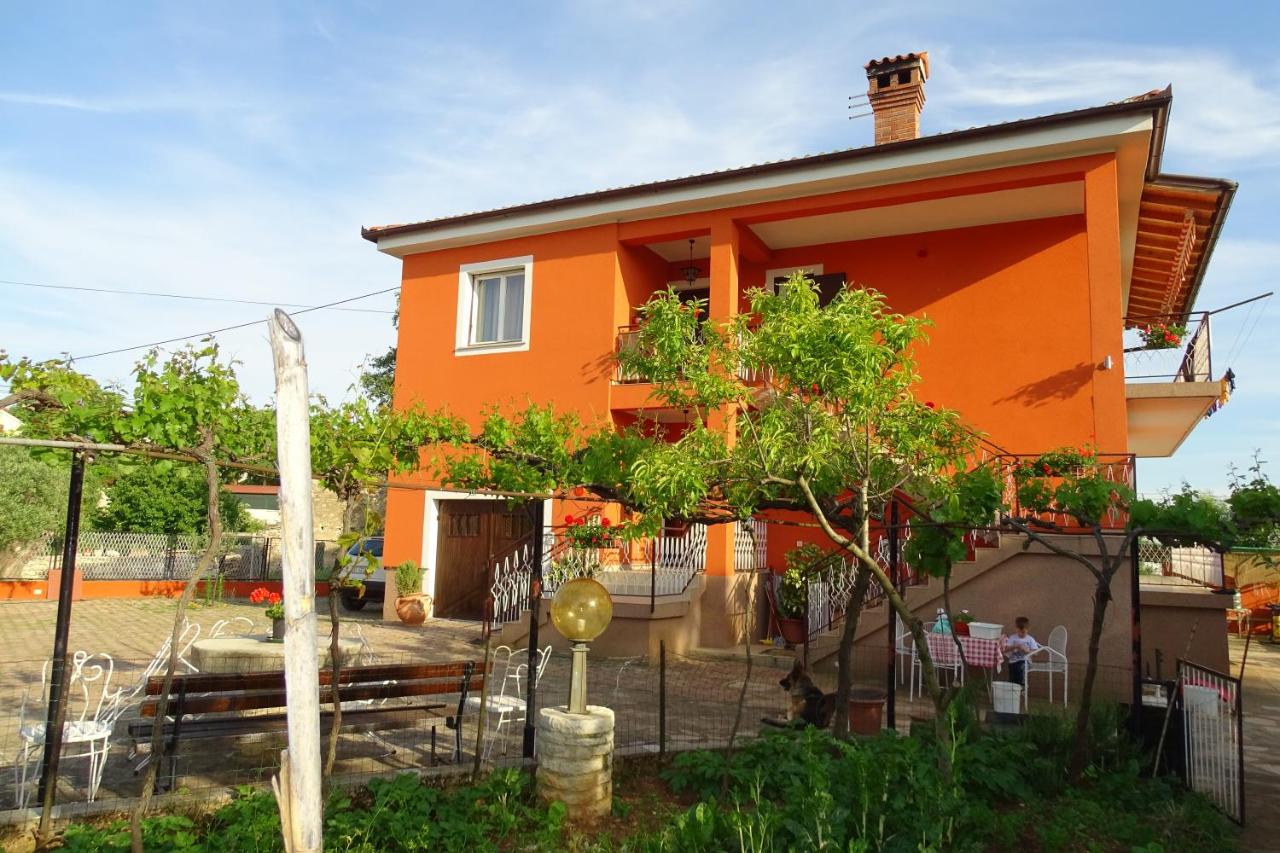 Apartment Parenzana Bibali 65 A 52460-Buje - Bed and Breakfast Buje