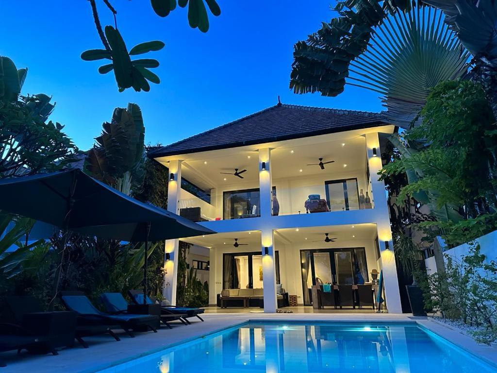 villa Romantika - B&B Lovina