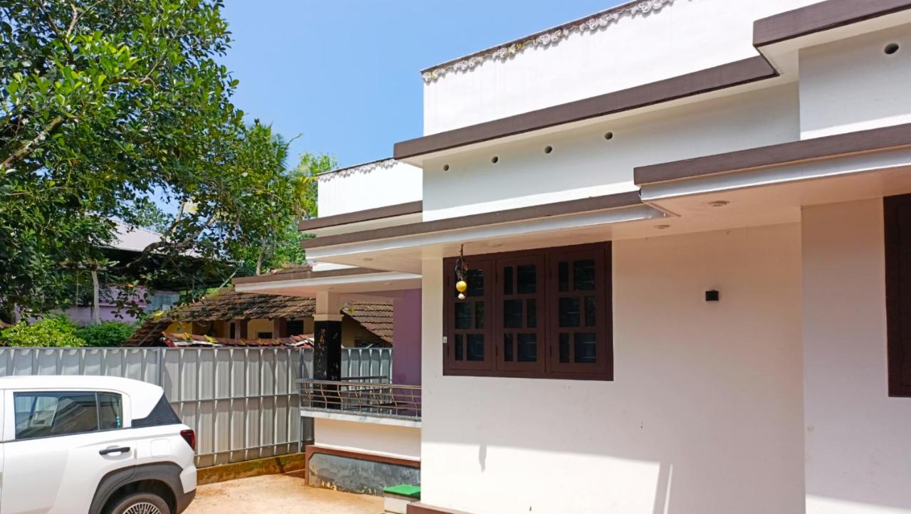 Leland Homestay - B&B Mararikulam