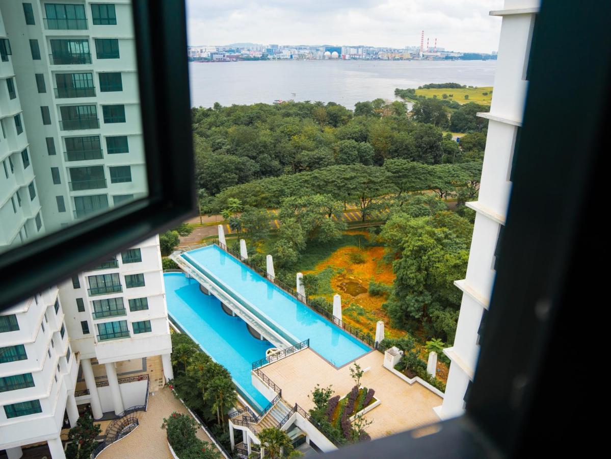 Marina View 3BR Permas w Bathtub & Seaview Balcony Permas by Our Stay - B&B Johor Bahru