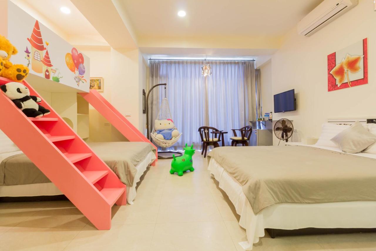 Quadruple Room with Private Bathroom