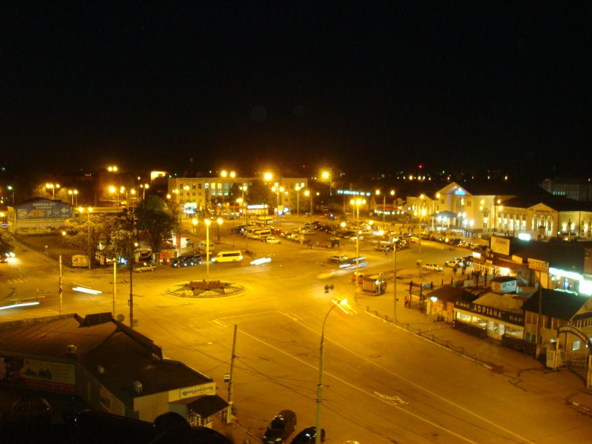 Apartment on Privokzalnaya 2/1 - Ferienwohnung Winnyzja