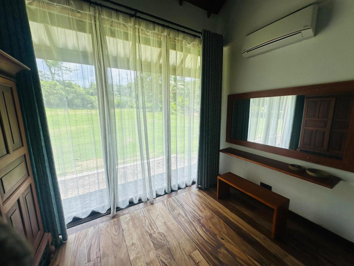Clara Villas Amithirigala - B&B