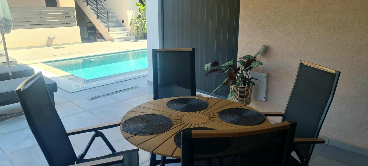 Theros - Bed and Breakfast Nikiána