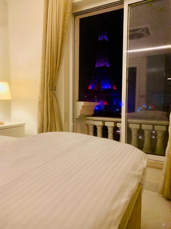 Eiffel Elegance - B&B Lahore