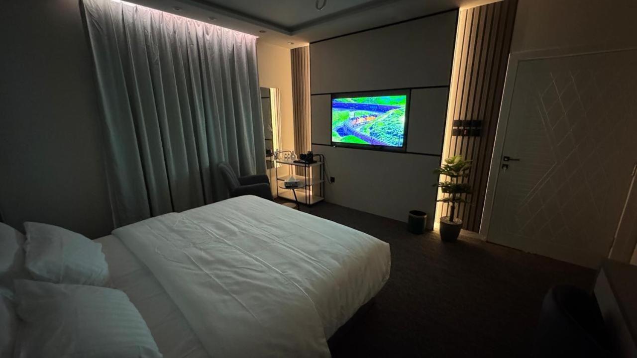 Camera Matrimoniale Deluxe (2 Adulti + 1 Bambino)