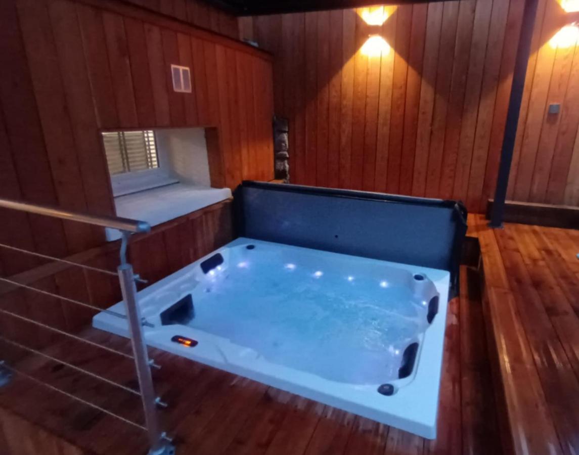 apt 2 ou 4 personnes avec jacuzzi au cœur de Laruns - B&B Laruns