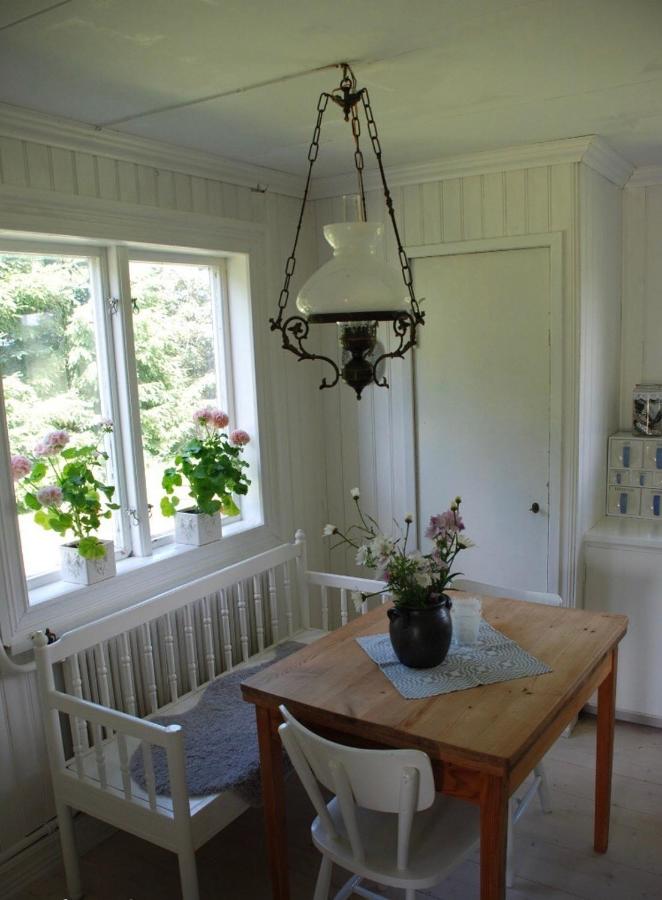 Cozy cottage near Lidköping Kinnekulle & Sommarland - B&B Trässberg