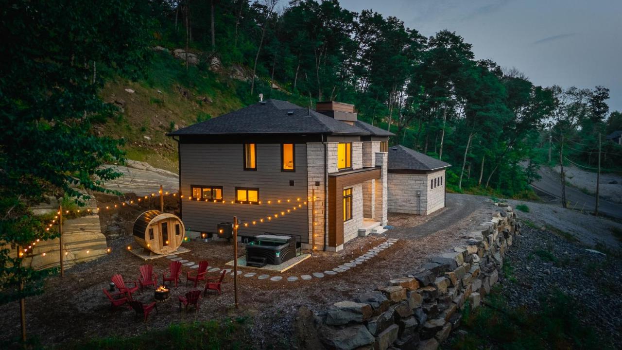 Luxe Forest Retreat HotTub, Sauna, PoolTable, View - B&B