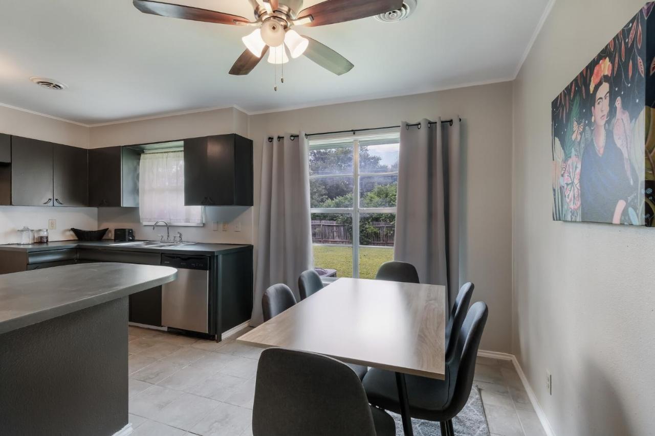 BL, Lackland- BMT- Seaworld- Washer-dryer - Bed and Breakfast San Antonio