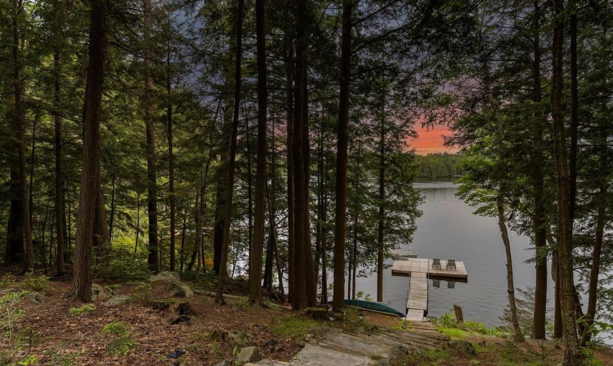 Sunset Heaven 3 Bedroom Lakefront Retreat - B&B Bracebridge