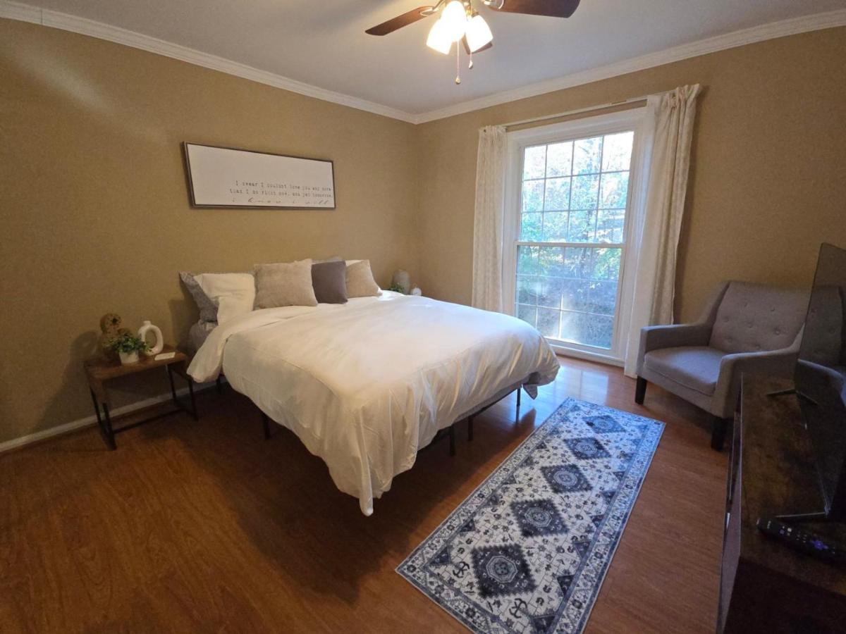 Charming Contemporary Home - B&B