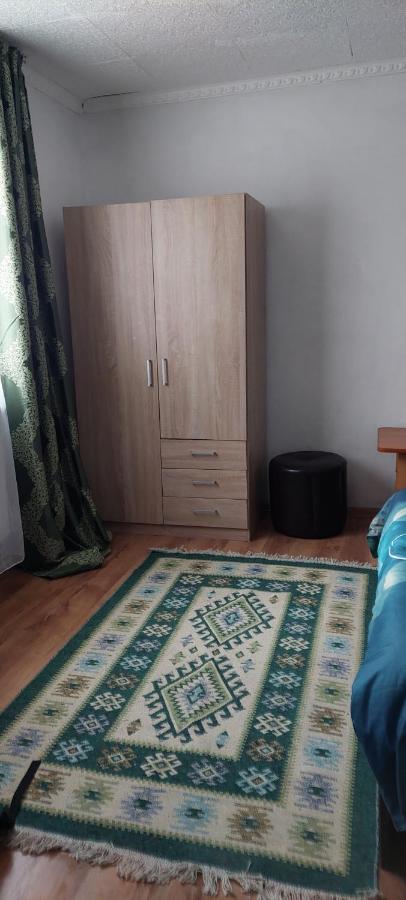 Chambre Double avec Toilettes Communes
