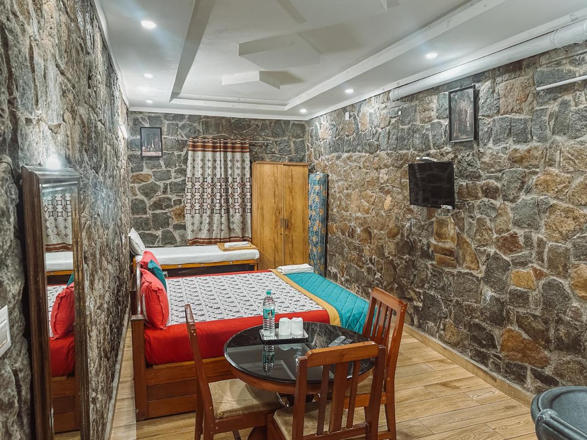 Double or Twin Room with Bathroom